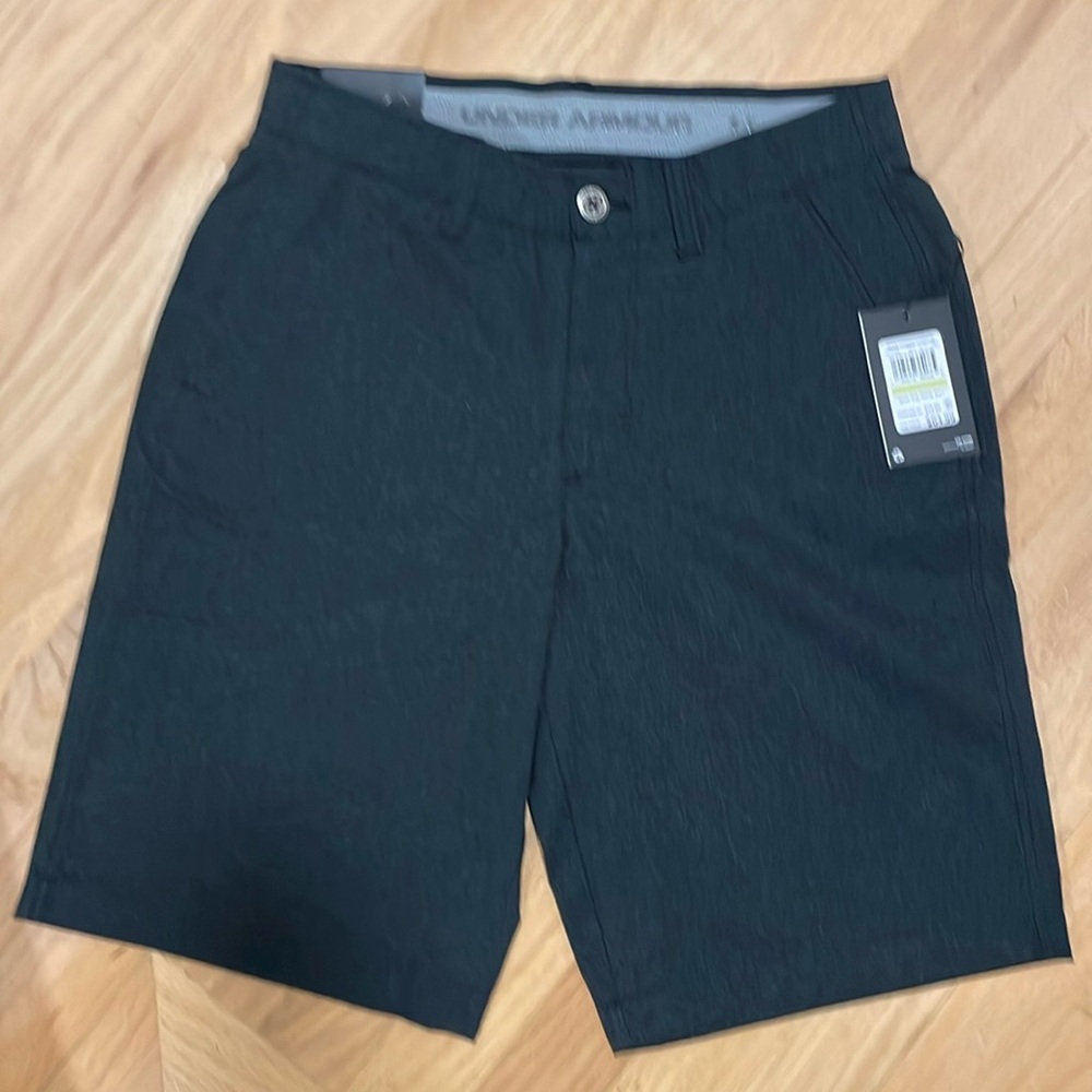 Men’s Under Armour Golf black size 30 shorts - new